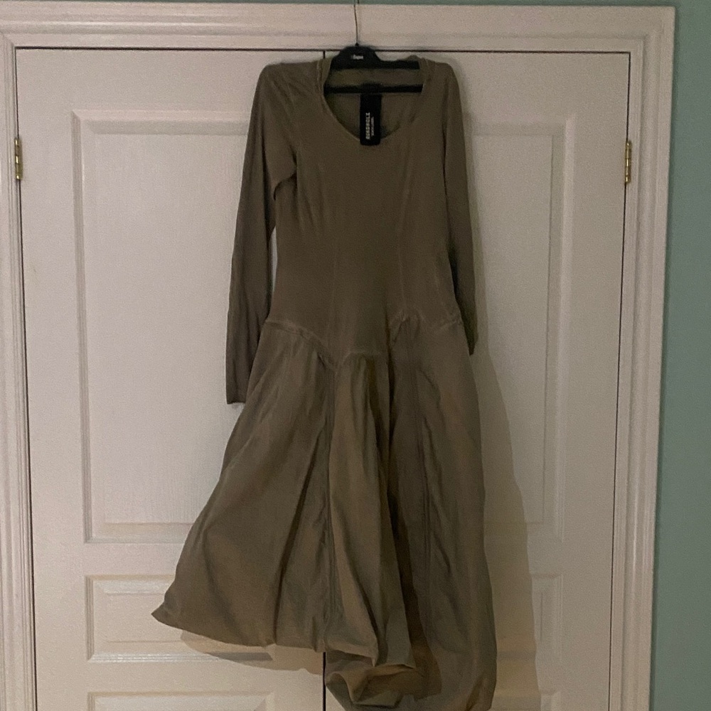 Rundholtz Blak Label - Unique Elegant Long Sleeve Khaki Dress